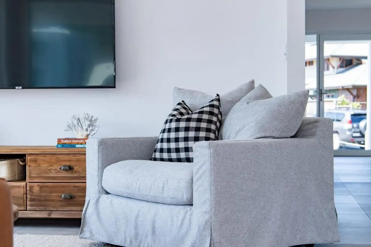 Holiday home Cove 18 - Luxury Beach House Airlie Beach