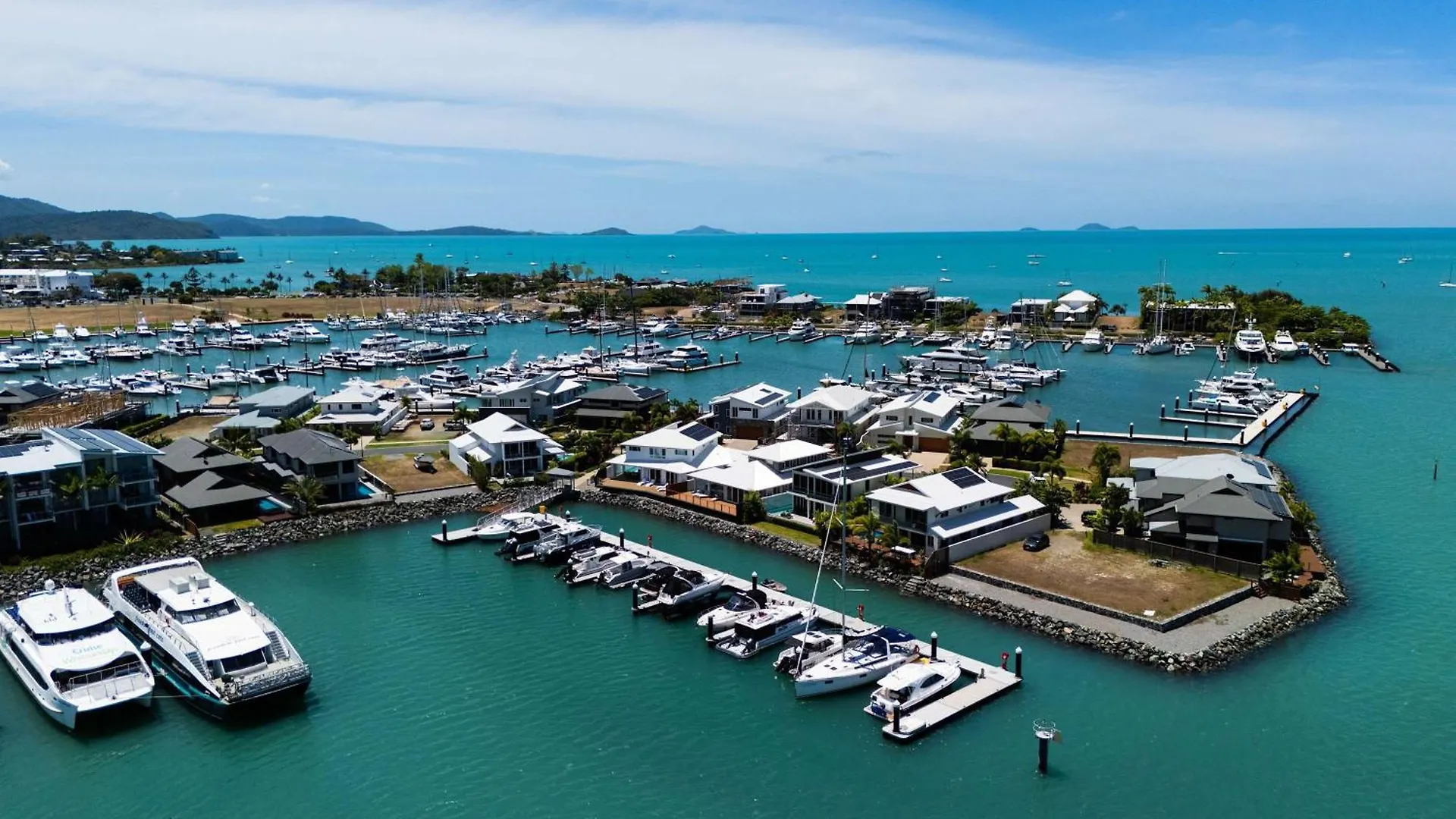 Holiday home Cove 18 - Luxury Beach House Airlie Beach