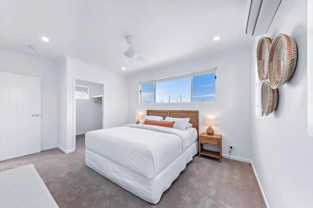 Cove 18 - Luxury Beach House Airlie Beach 0*,  Australia