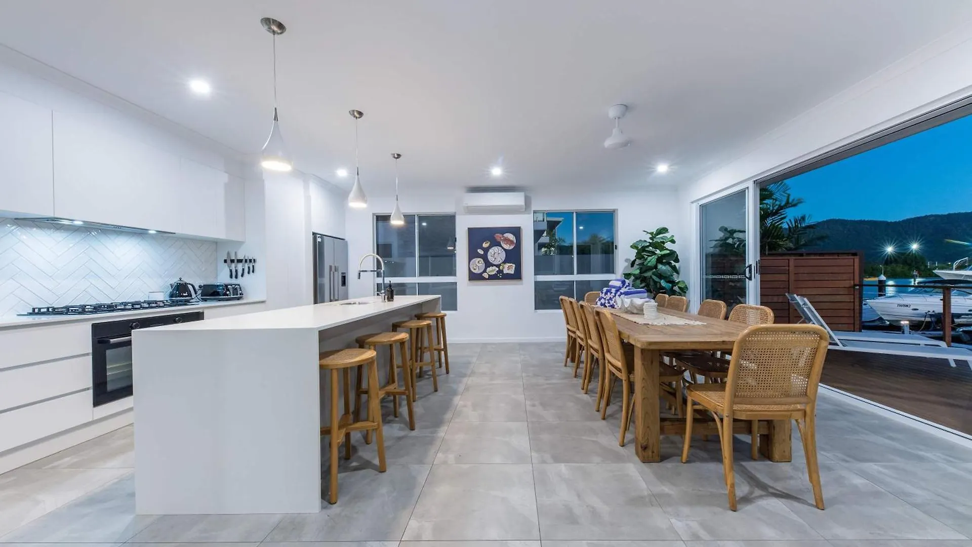 Cove 18 - Luxury Beach House Airlie Beach Holiday home