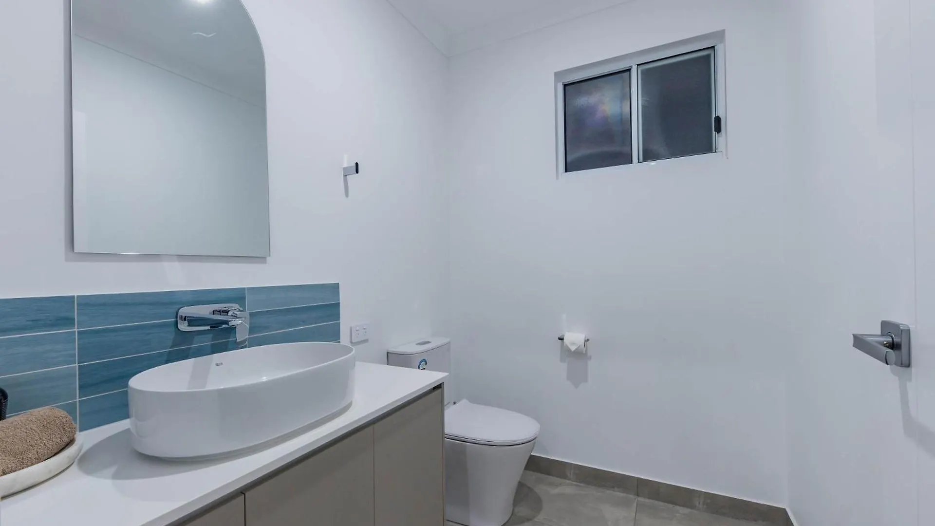 Cove 18 - Luxury Beach House Airlie Beach