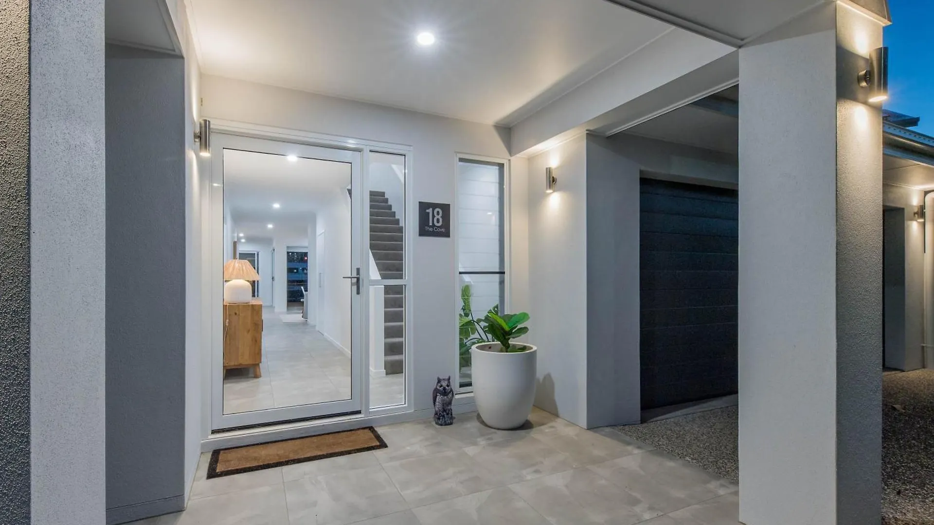 Cove 18 - Luxury Beach House Airlie Beach Holiday home